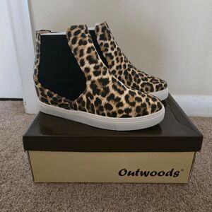 Outwoods Leopard Print Boots High Rise Sneakers Size 8 New!